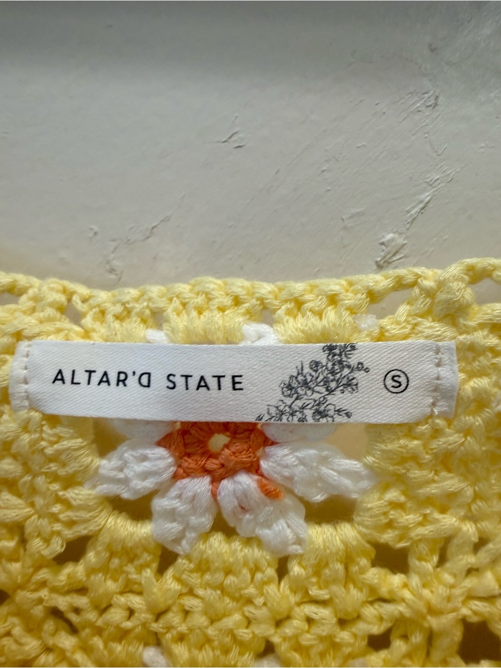 New Altar’s State Yellow Crocheted Daisy Crop Tank Top small - Picture 5 of 10